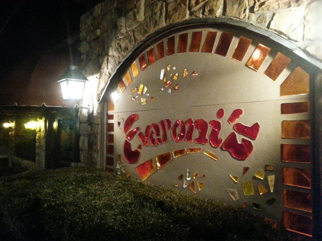 Evaroni`s Pizza